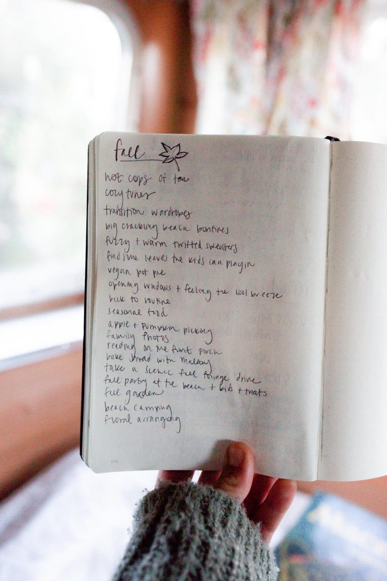 21 Ideas for Slow Living in the Fall + Winter Season.
